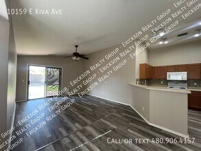 10159 E Kiva Ave in Mesa, AZ - Foto de edificio - Building Photo