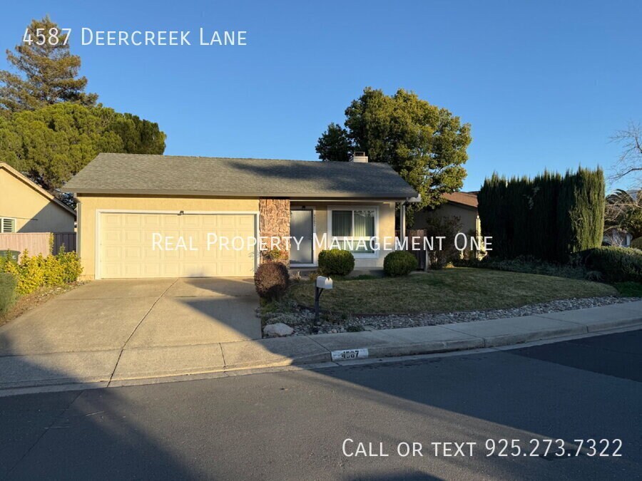 4587 Deercreek Ln in Concord, CA - Building Photo