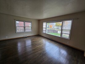 4338 N Sheffield Ave in Shorewood, WI - Building Photo