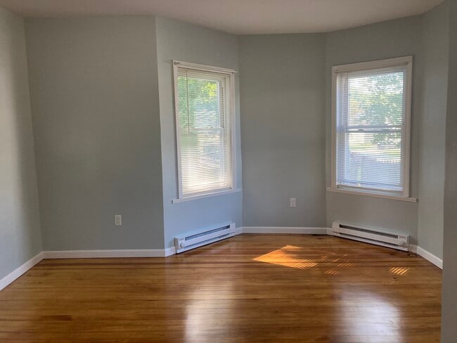 67 Mechanics St, Unit #1 in Putnam, CT - Building Photo - Building Photo