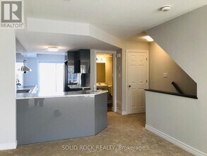 601 Chapman Mills Dr in Ottawa, ON - Building Photo - Building Photo