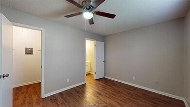 500 Foch St, Unit 10 in Bryan, TX - Building Photo - Building Photo