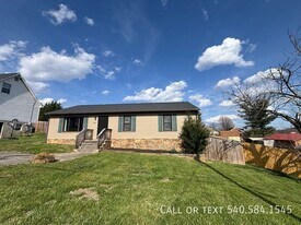 3615 Ellen Dr in Salem, VA - Building Photo