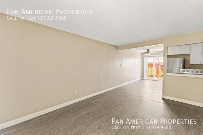 8183 McFadden Ave-Unit -02 in Midway City, CA - Foto de edificio - Building Photo