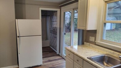 5021 Christiansen Rd in Lansing, MI - Building Photo - Building Photo