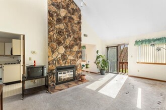 422 Panorama Dr in Mohegan Lake, NY - Building Photo - Building Photo