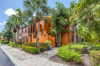 8979 Malibu St in Naples, FL - Foto de edificio - Building Photo