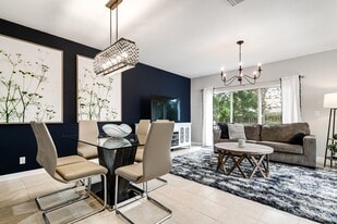 13354 Georgian Ct in Wellington, FL - Building Photo