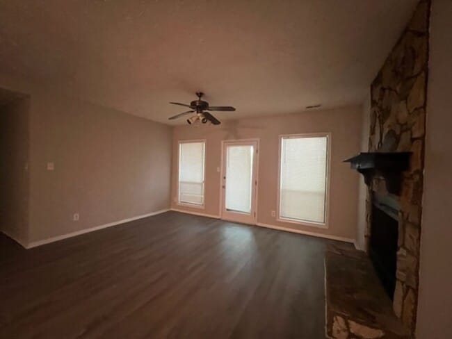 1845 Tryon Dr in Fayetteville, NC - Foto de edificio - Building Photo