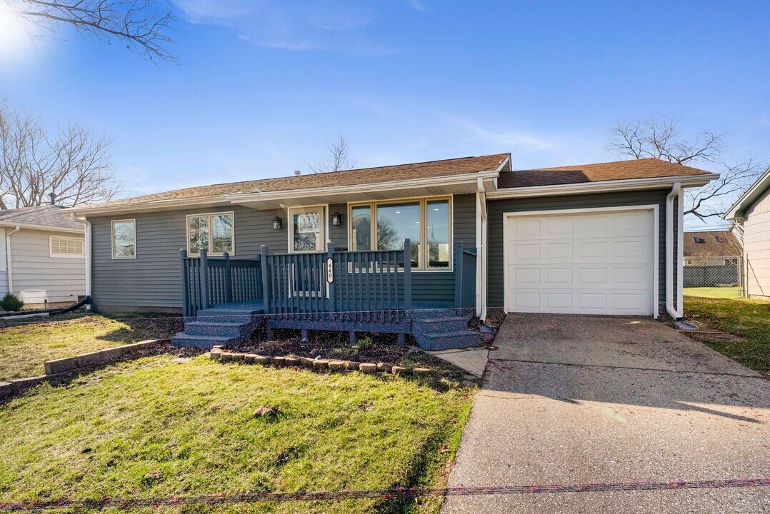 440 34th Ave in East Moline, IL - Building Photo