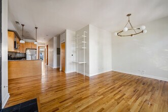 1619 W Le Moyne St in Chicago, IL - Building Photo - Building Photo