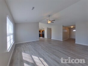 427 Lynnell Way in Moore, SC - Foto de edificio - Building Photo