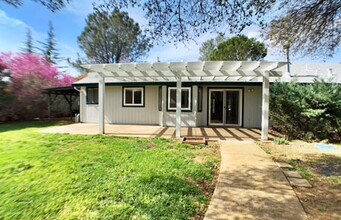3601 Jackie Ln in Shingle Springs, CA - Foto de edificio - Building Photo