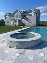 115 Dune Rd in Southampton, NY - Building Photo - Building Photo