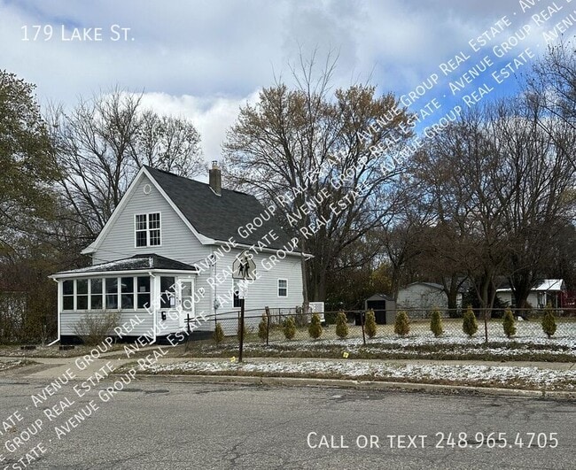 179 Lake St in Pontiac, MI - Building Photo - Building Photo