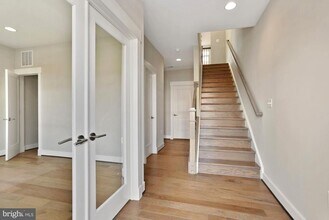 22958 Clarence Walk Ter in Brambleton, VA - Building Photo - Building Photo