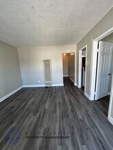 1032 Martin Luther King Ave. in Long Beach, CA - Foto de edificio - Building Photo