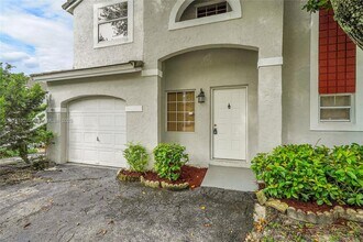 815 NW 98th Ave in Plantation, FL - Building Photo - Building Photo