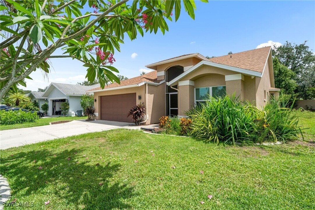 17761 Castle Harbor Dr in Ft. Myers, FL - Building Photo