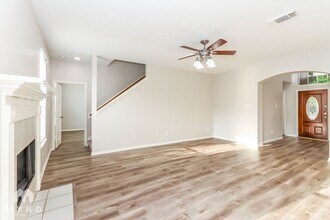 31530 Kingston Village Dr in Spring, TX - Building Photo - Building Photo