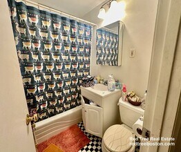 50 Parkman St, Unit B3 in Brookline, MA - Foto de edificio - Building Photo