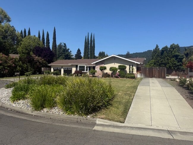 605 Cherry Ct in Fairfield, CA - Building Photo - Building Photo