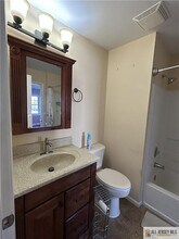 826 Edpas Rd in New Brunswick, NJ - Building Photo - Building Photo