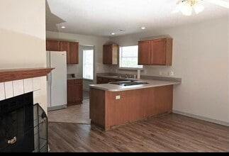 1796 N Salem Rd in Fayetteville, AR - Foto de edificio - Building Photo