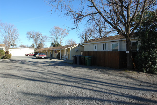 113 W Lindo Ave in Chico, CA - Building Photo - Building Photo