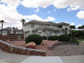 2030 Paseo Del Prado Dr in El Paso, TX - Building Photo - Building Photo