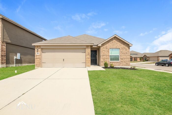 18624 Allen Welch Dr in Elgin, TX - Building Photo