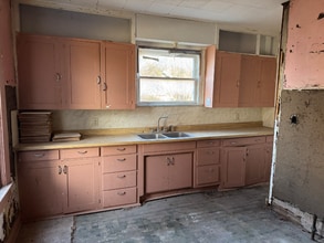 502 S Broadway St in Herington, KS - Foto de edificio - Building Photo