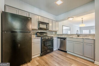 2016 Oak Park Ln in Decatur, GA - Building Photo - Building Photo