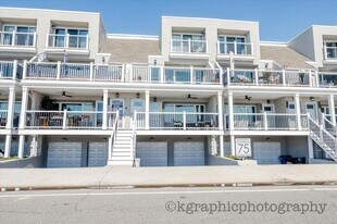 75 E Broadway in Long Beach, NY - Building Photo