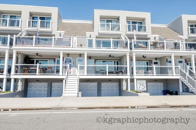 75 E Broadway in Long Beach, NY - Building Photo - Building Photo