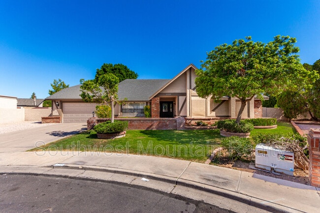property at 2020 W Natal Cir