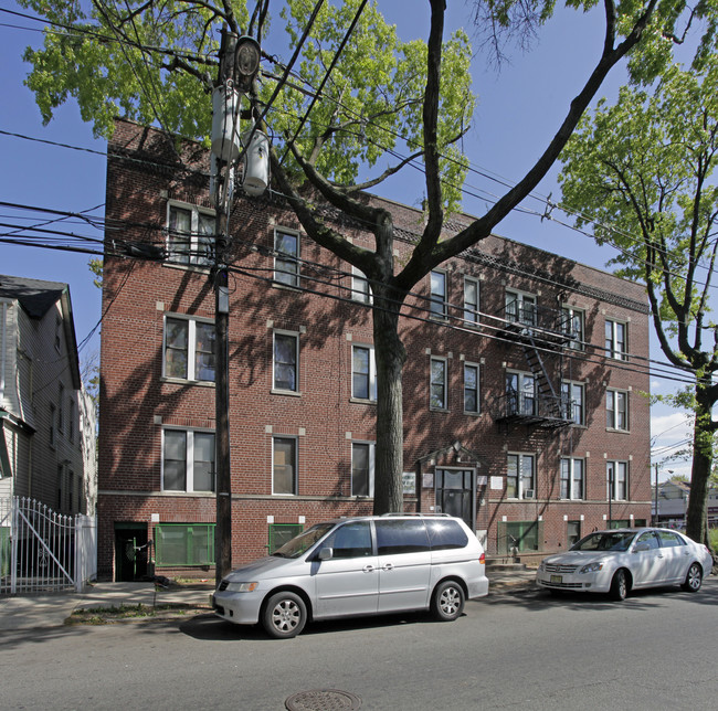 292 Wainwright St in Newark, NJ - Foto de edificio - Building Photo