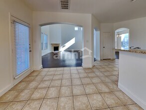 1715 Ash Ln in Corinth, TX - Foto de edificio - Building Photo