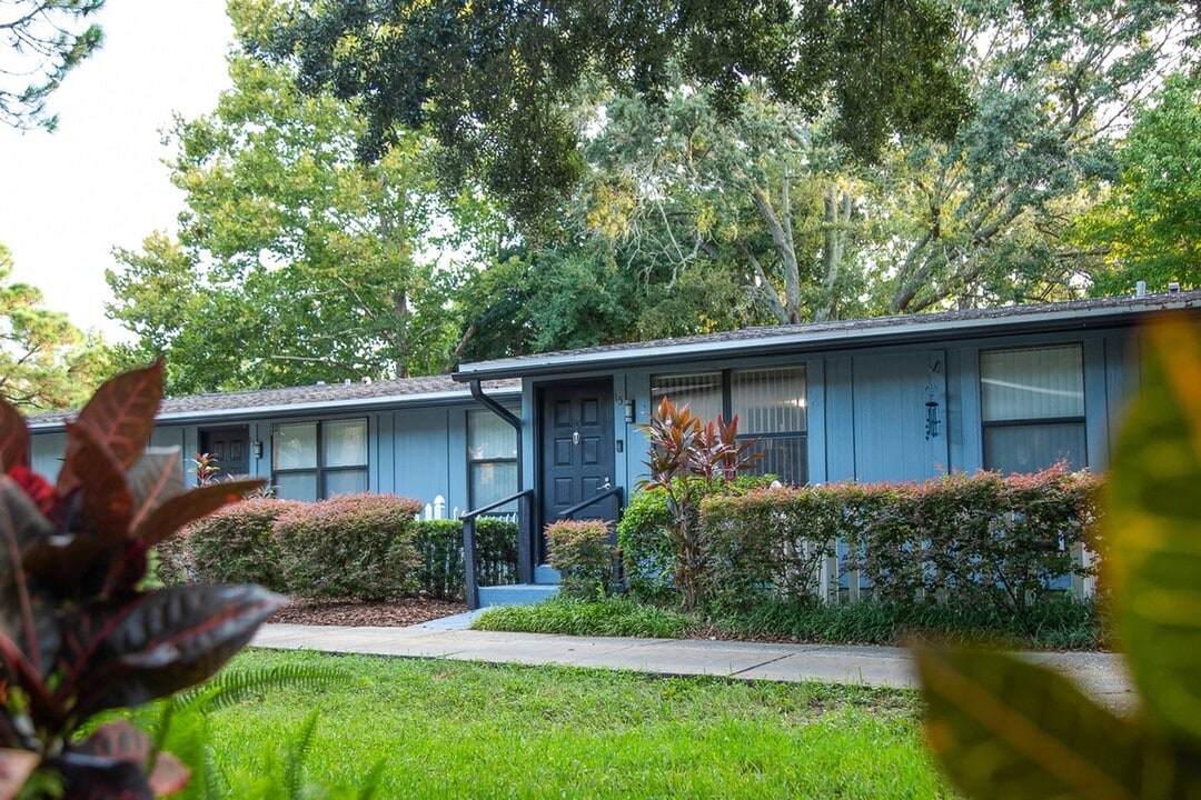 Rosewood in Tampa, FL - Foto de edificio