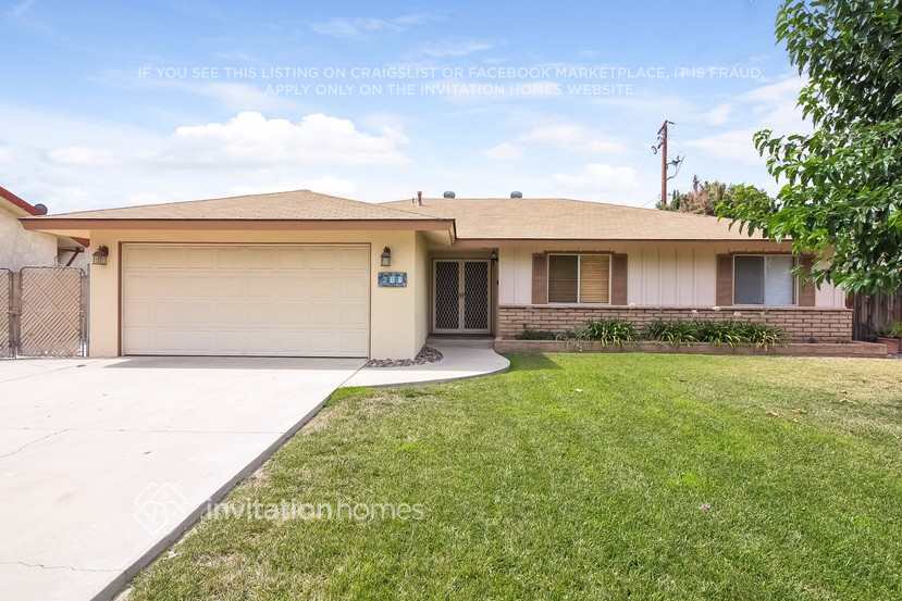 41797 Royal Palm Dr in Hemet, CA - Foto de edificio