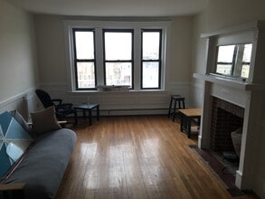 1682 Commonwealth Ave, Unit 1680 common ave in Boston, MA - Building Photo - Building Photo