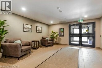 456 Lorne Ave W in Stratford, ON - Building Photo - Building Photo