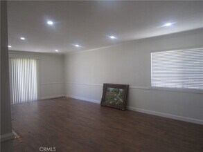 18639 Liggett St in Los Angeles, CA - Foto de edificio - Building Photo