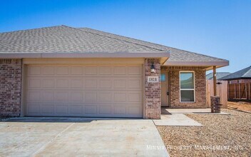 1302 N Dover Ave in Lubbock, TX - Building Photo - Building Photo
