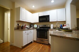 62 Egmont St in Brookline, MA - Foto de edificio - Building Photo