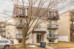 510 Robin Boul in Laval, QC - Building Photo