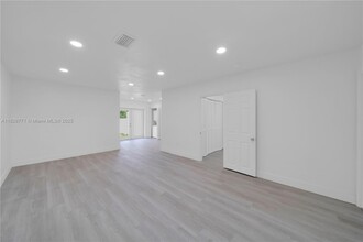 4750 SW 131st Ave in Miami, FL - Building Photo - Building Photo