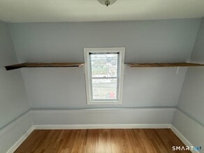 352 Charles St in Bridgeport, CT - Building Photo - Building Photo