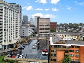 250 S Brentwood Blvd in Clayton, MO - Building Photo - Building Photo
