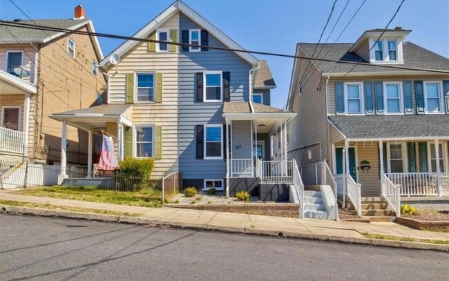 property at 833 N Hoffert St